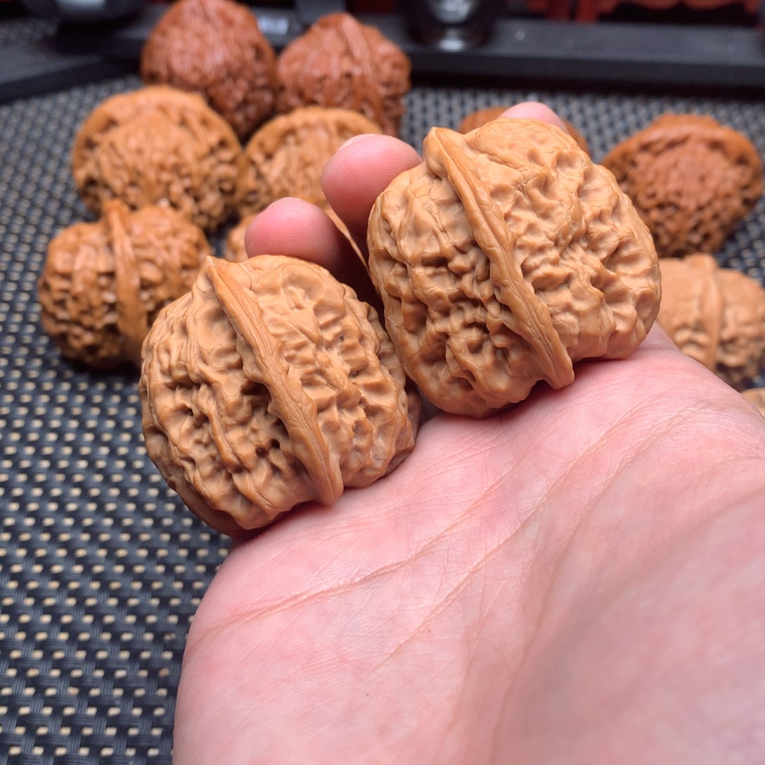 文玩核桃吊坠瑶**忆霸王37