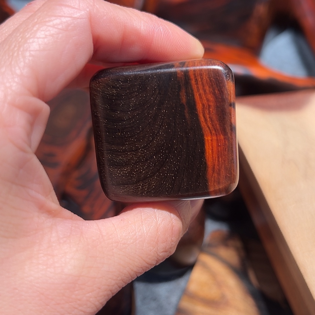 豌***尖交趾黄檀（大红酸枝）