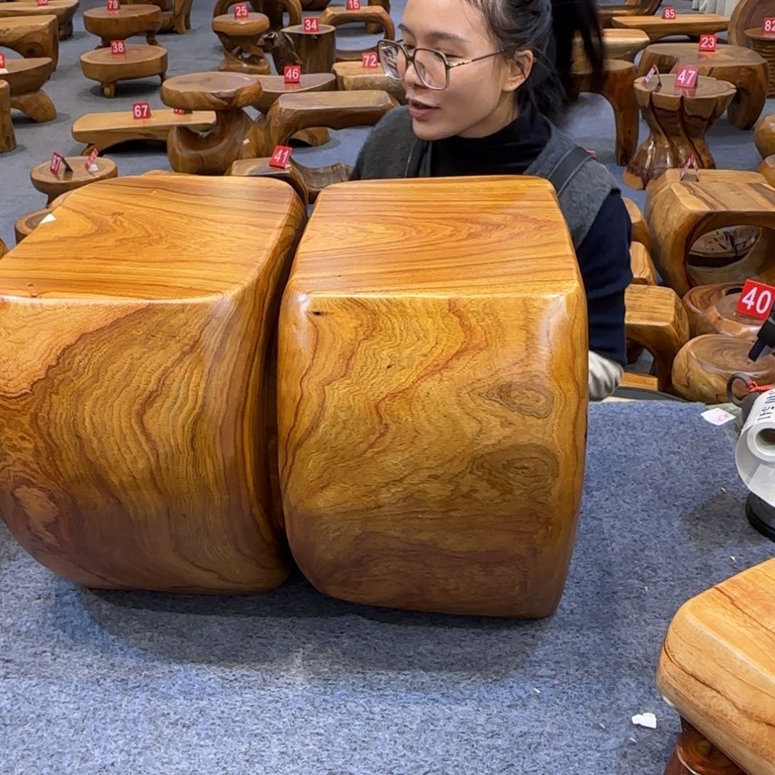小***衣香樟木整木一体树洞凳