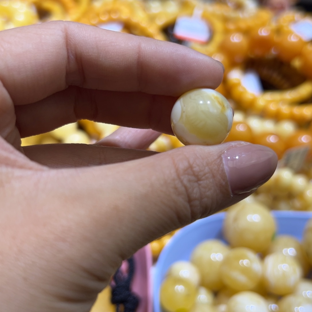 琥珀珠宝奇石未镶嵌