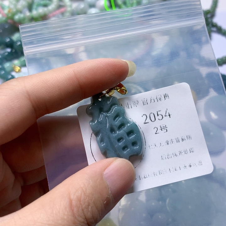 翡翠颈饰未镶嵌翡翠