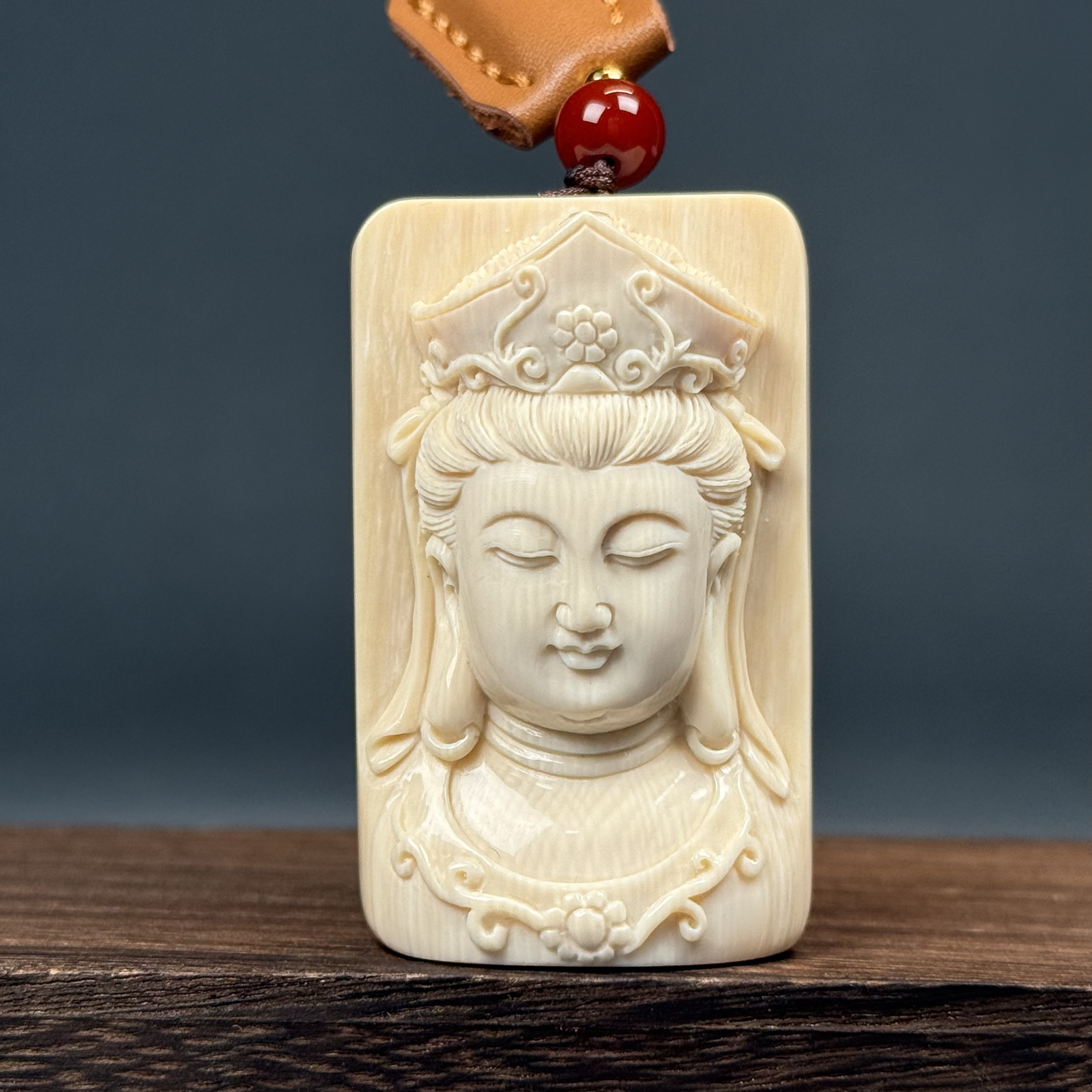 Z11-11天然猛犸牙雕刻33*54*18mm支【京派大师-青松】