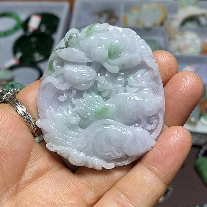 翡翠未镶嵌吊坠(赠链)