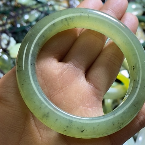 岫玉手镯未镶嵌56口径