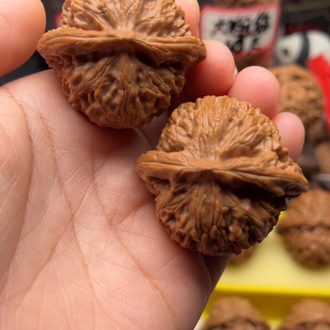 【闪购商品】文玩核桃手把件42宫灯