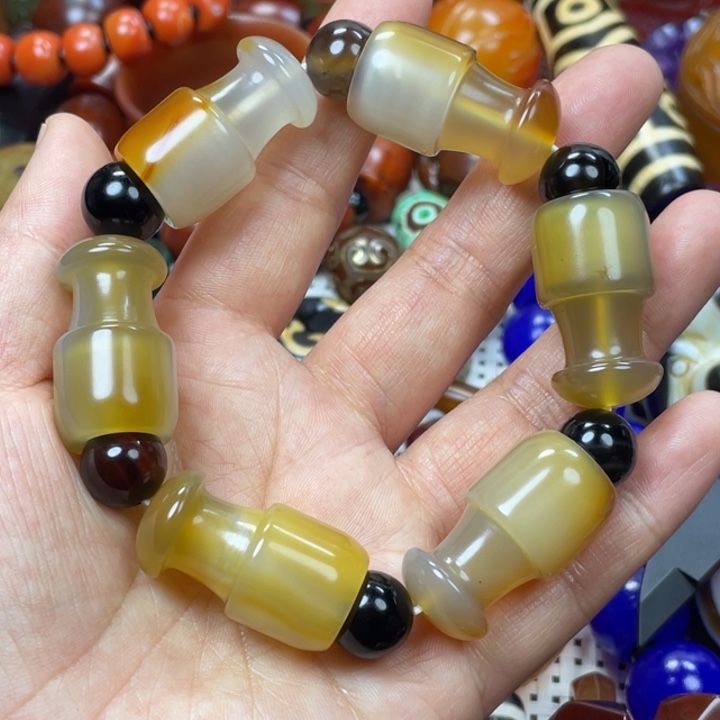 玛瑙/玉髓颈饰未镶嵌