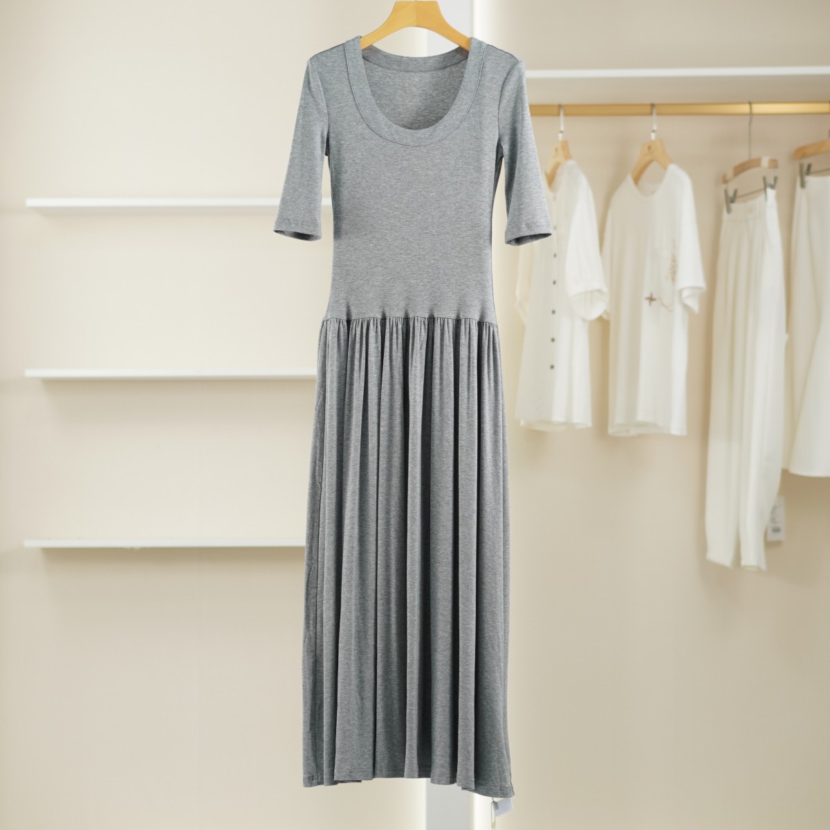 麦迪尚品 5050377 夏季气质简约天丝羊毛针织连衣裙品牌撤柜