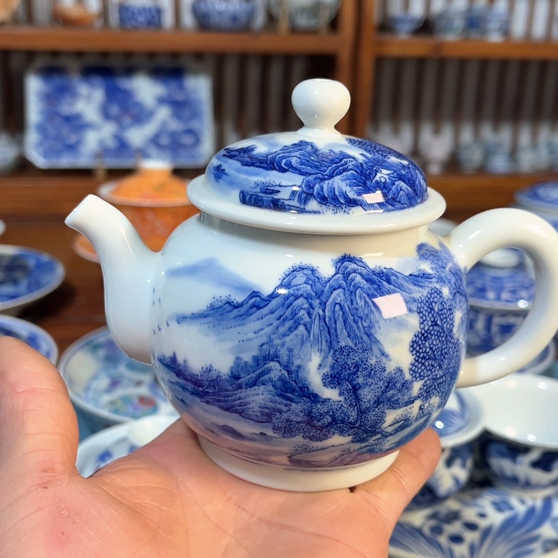 錡镇堂手工手绘壶