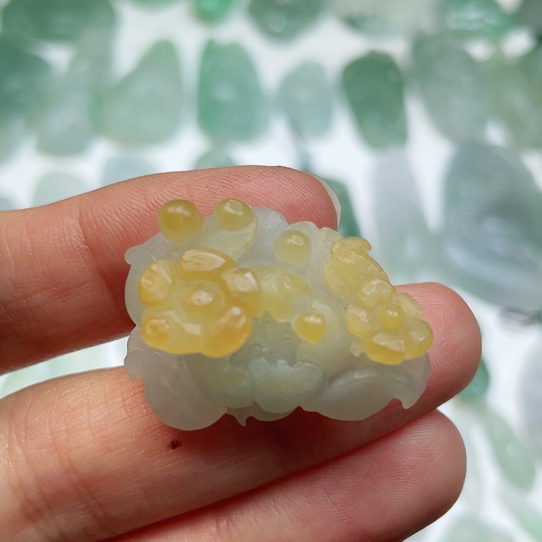 定制翡翠未镶嵌巧雕莲花