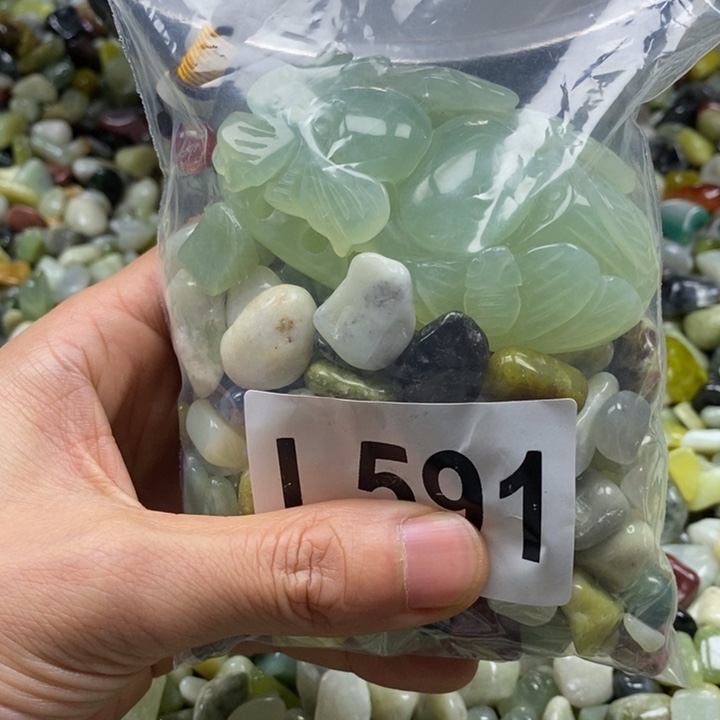 蛇纹石玉鱼缸石未镶嵌