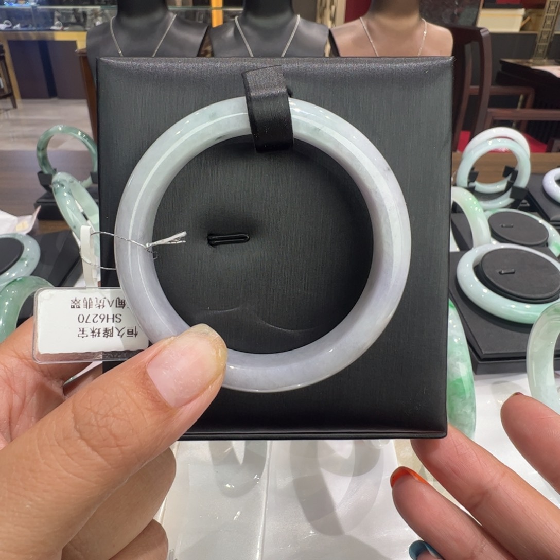 翡翠手镯（圆镯）未镶嵌