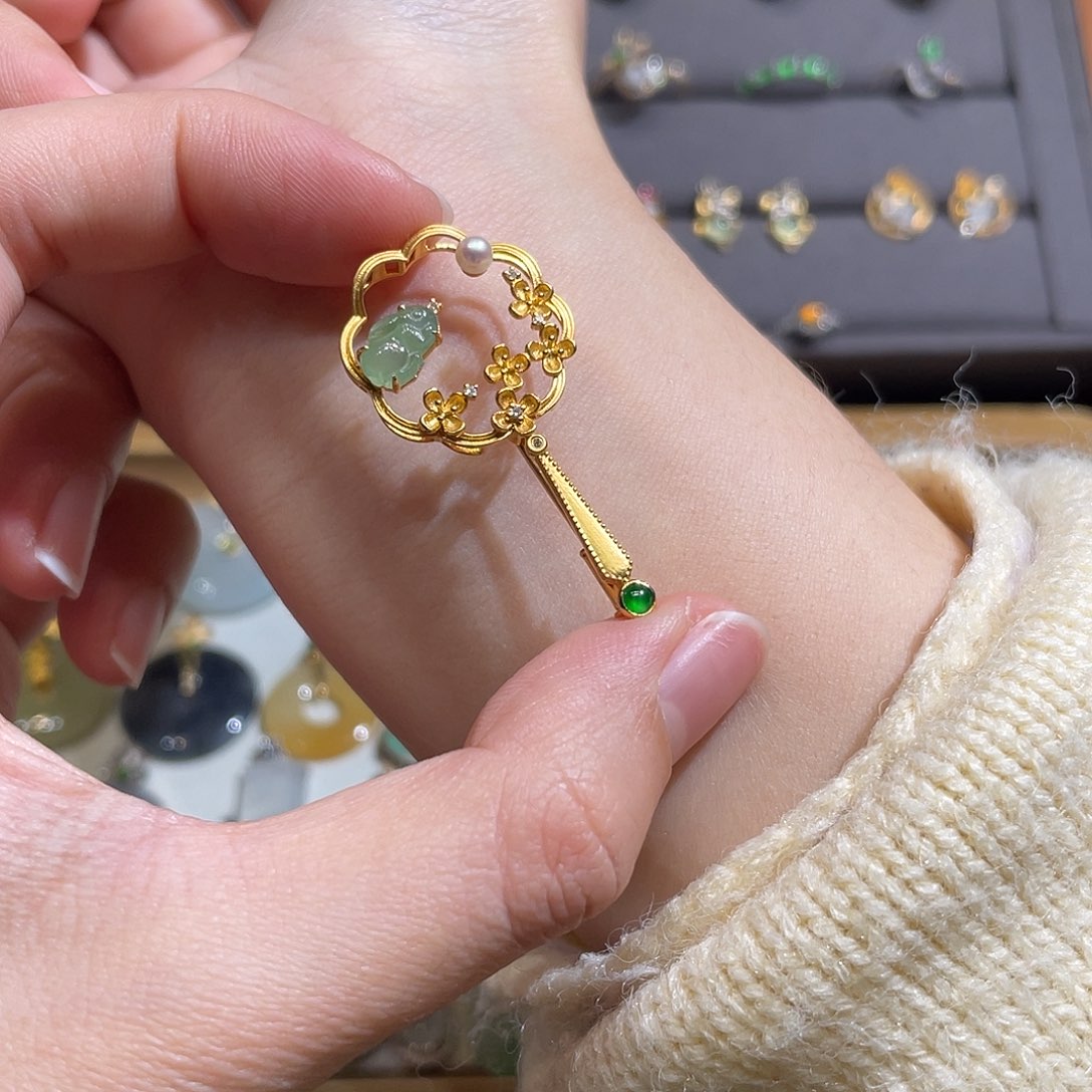 翡翠吊坠(不含链)18K金镶嵌桂花兔 团扇 2戴