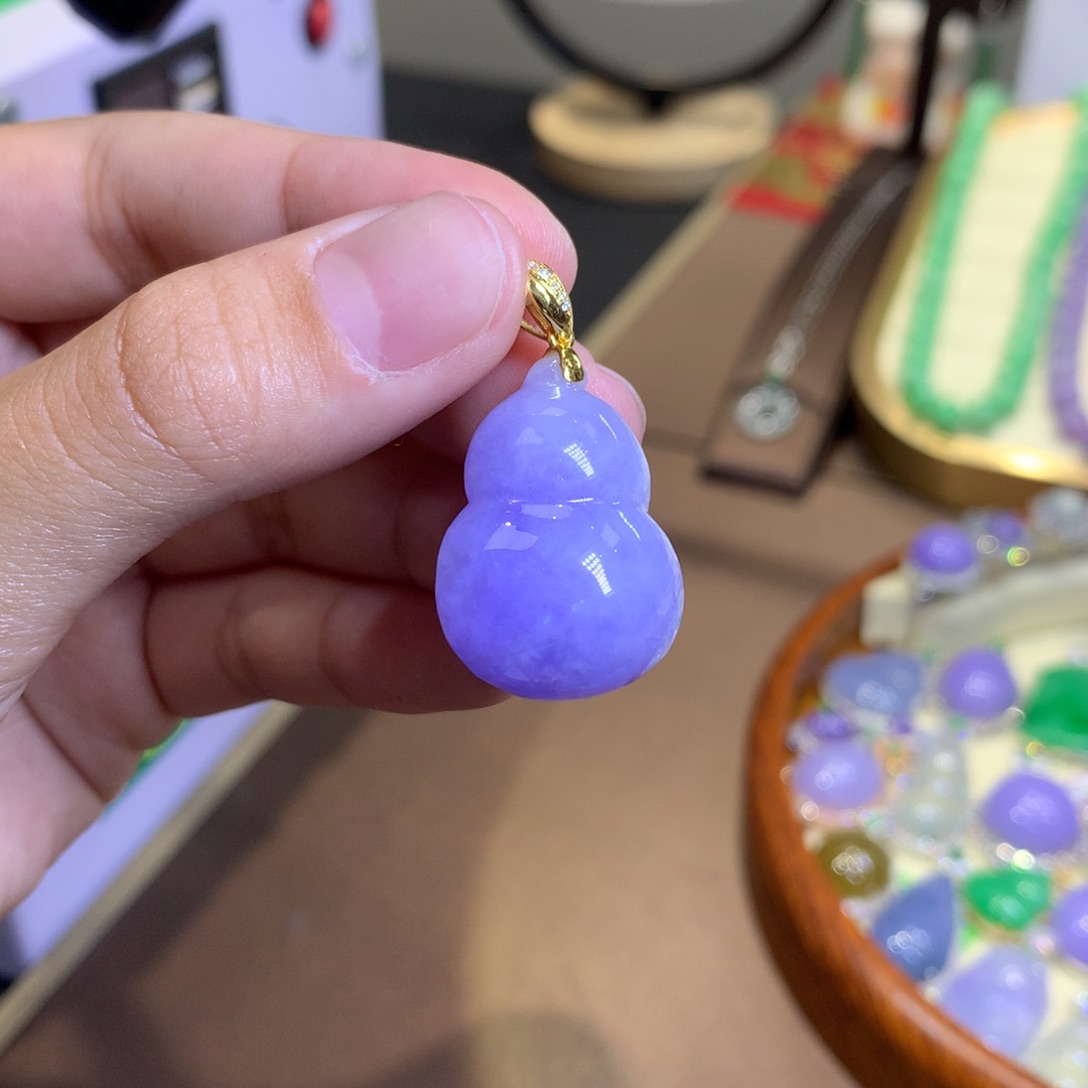 翡翠18K金镶嵌颈饰翡翠
