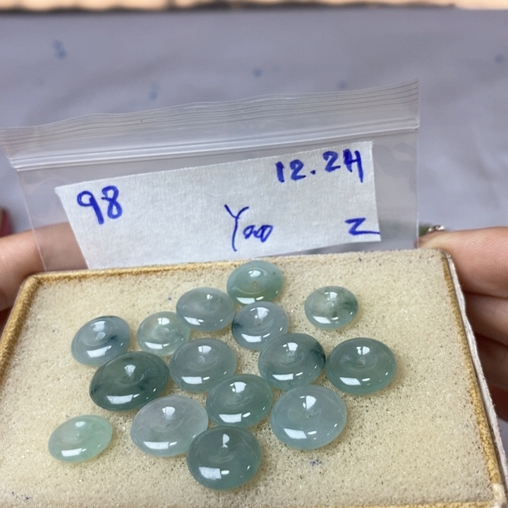 用***5定制翡翠未镶嵌不退