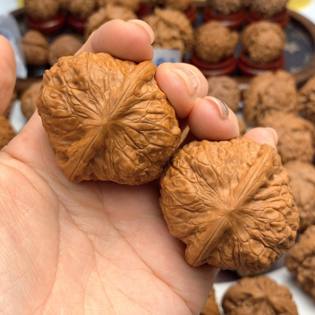 【闪购商品】文玩核桃吊坠44尺51克南瓜墩