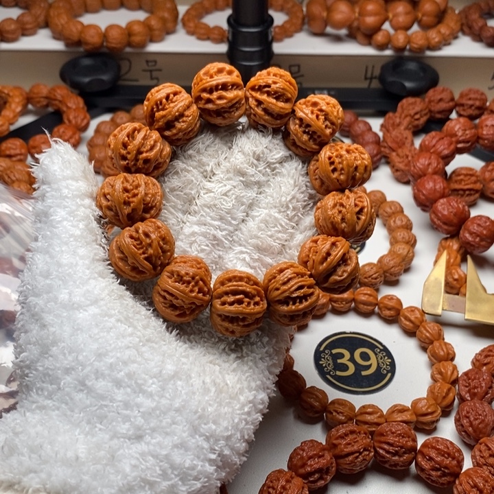 云***都文玩核桃吊坠25八棱