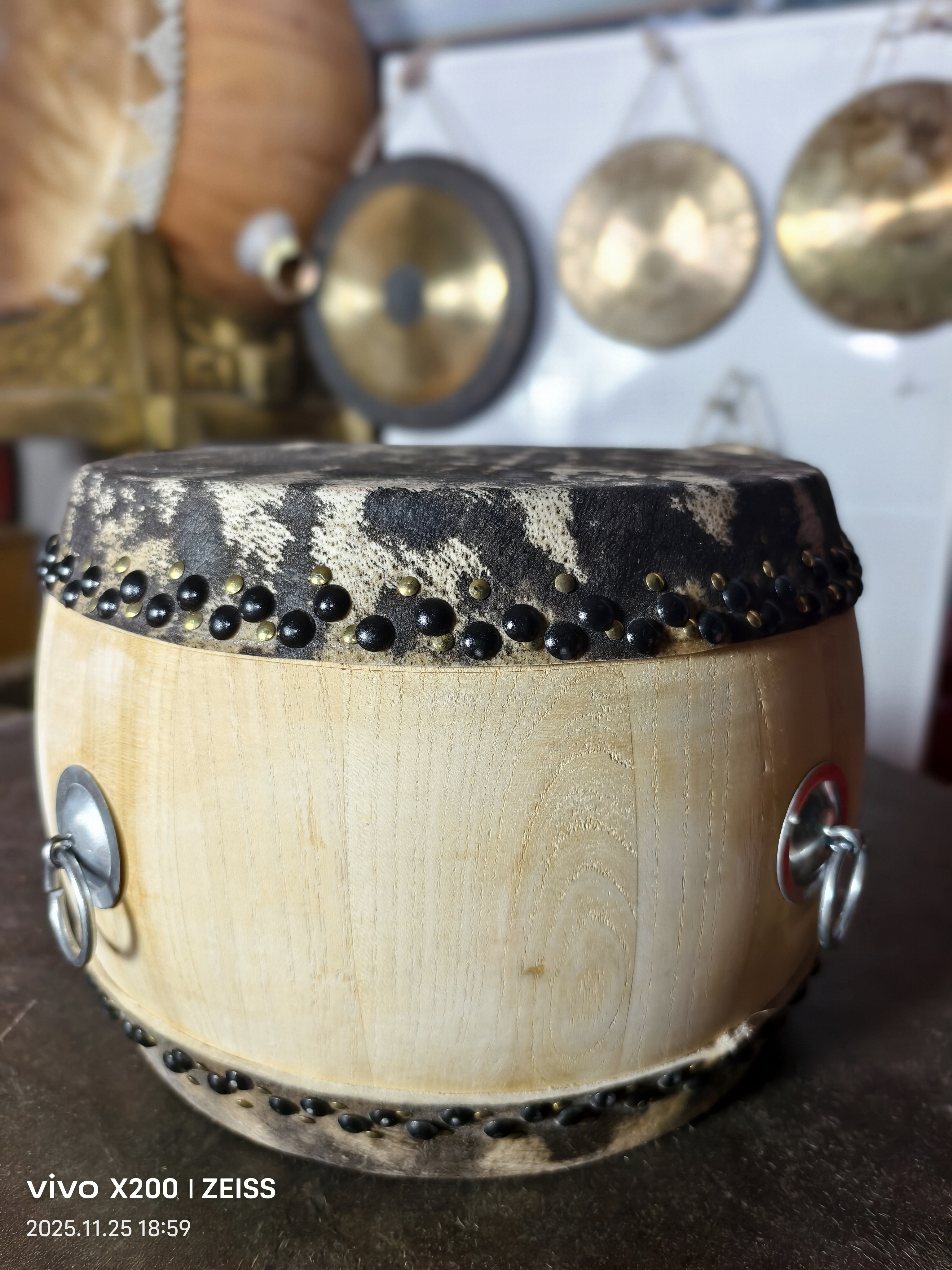 头层黄牛皮鼓椿木原木色白茬鼓高音堂鼓威风鼓演出舞蹈鼓