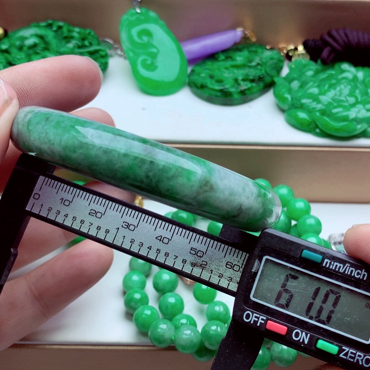 翡翠未镶嵌手镯耳饰