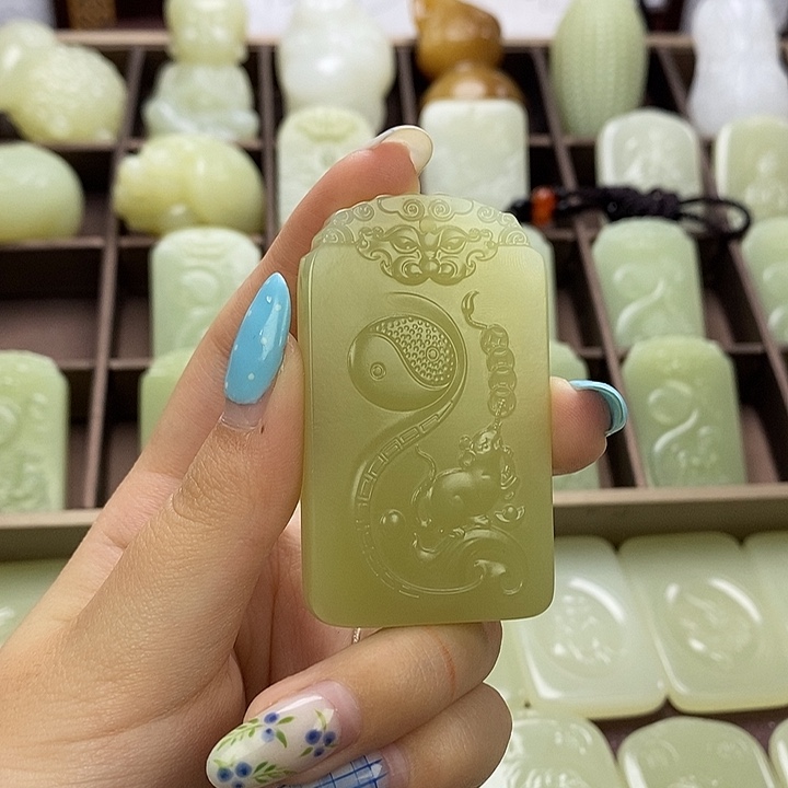 昆仑石双面守护鼠