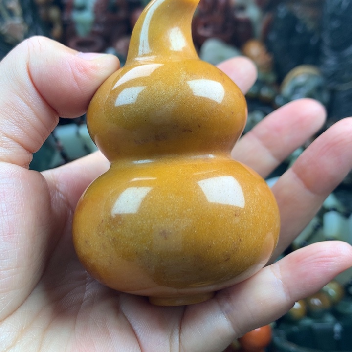 透闪石质玉未镶嵌珠宝奇石