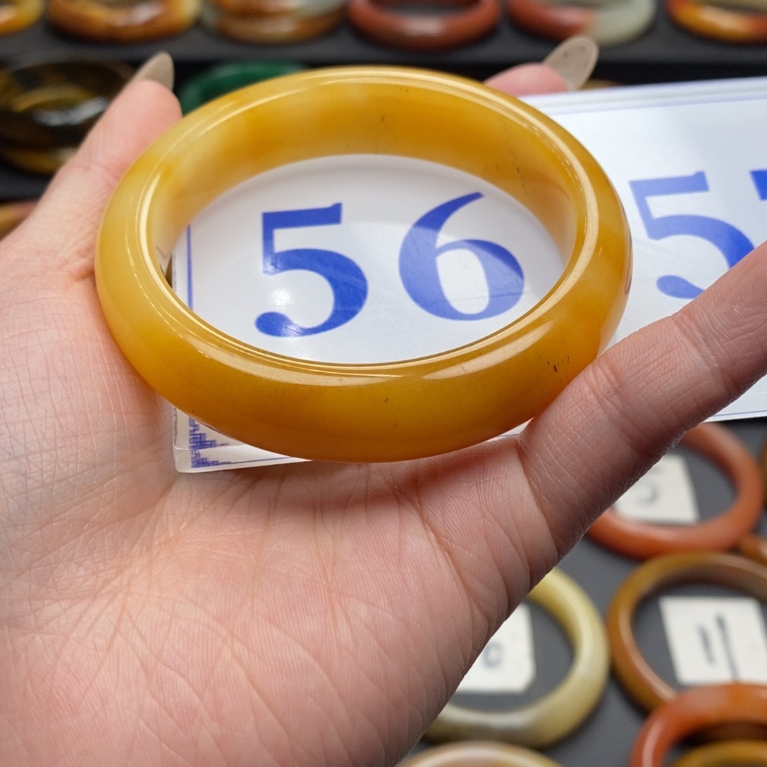 石英质玉（黄龙玉）手镯未镶嵌