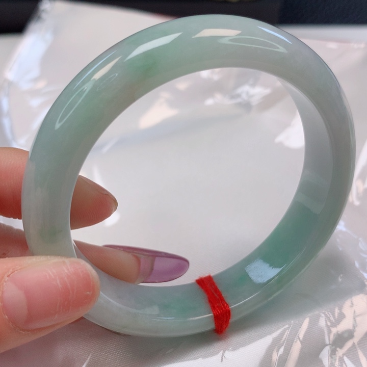 翡翠手镯未镶嵌53圈