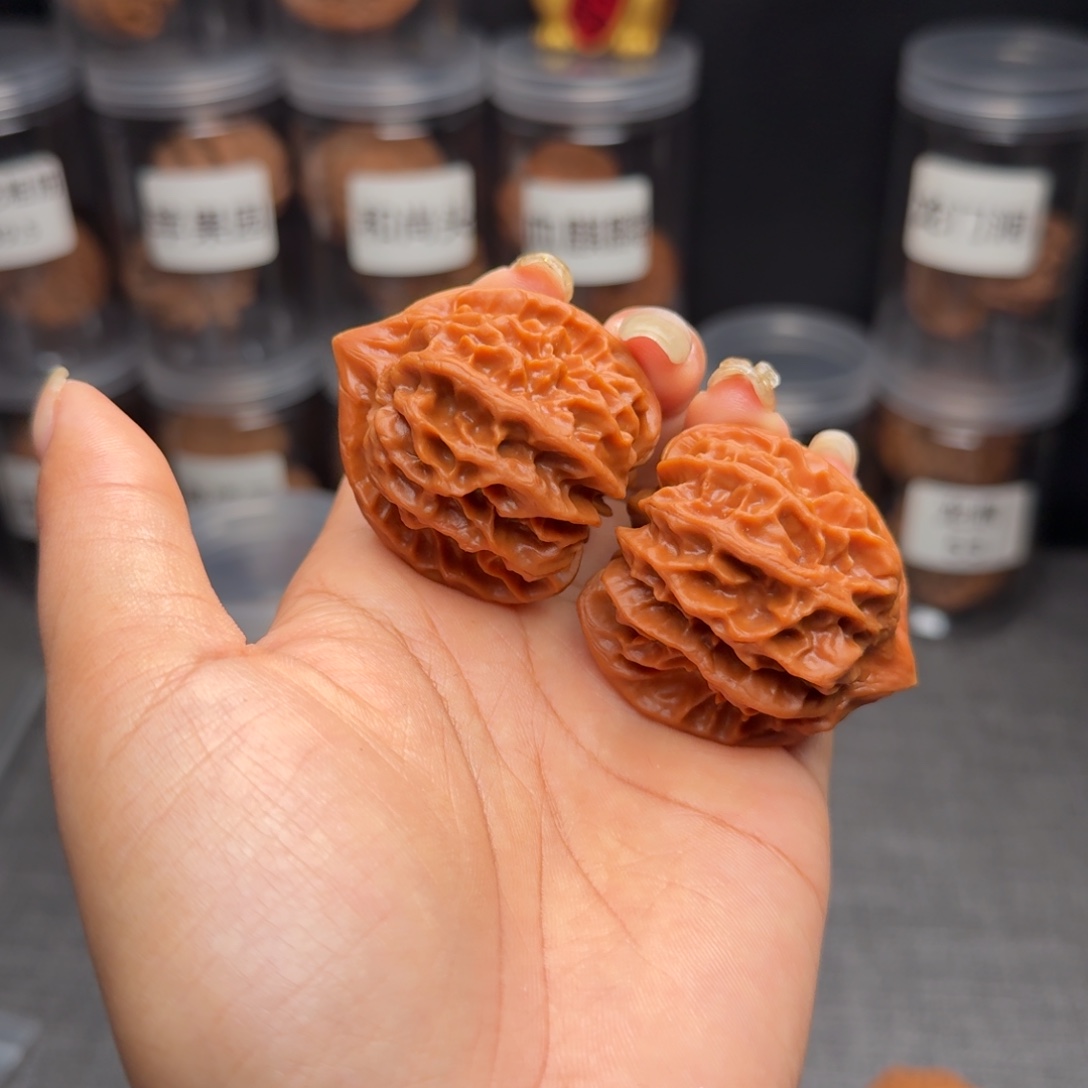 就***过文玩核桃把件凹底曹大龙