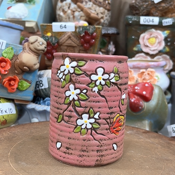 红陶粗陶多肉花盆中