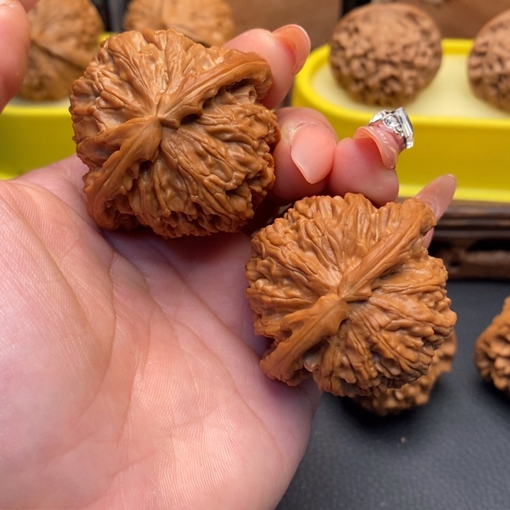 文玩核桃把件086白狮子43