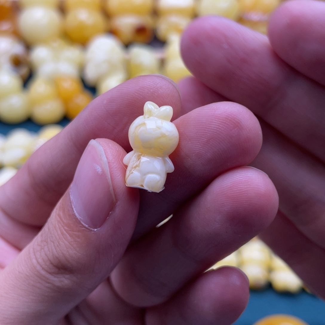 S***r琥珀未镶嵌裸石蜜蜡