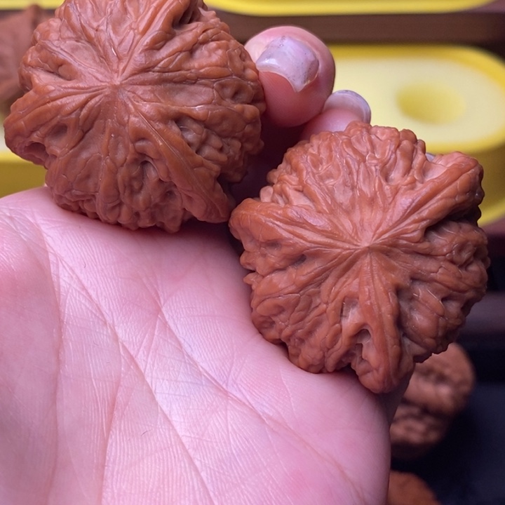 C***文玩核桃吊坠铁锤奔