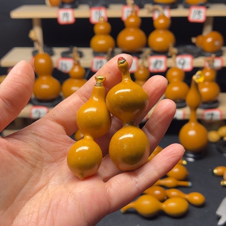 爱****！天然小葫芦手把件挂