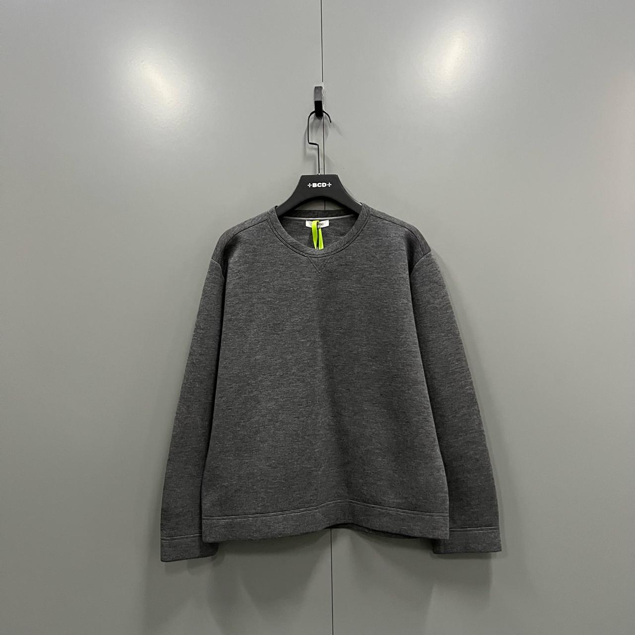 99新 Valentino/华伦天奴 (ll) 灰色卫衣 M码 jc603395