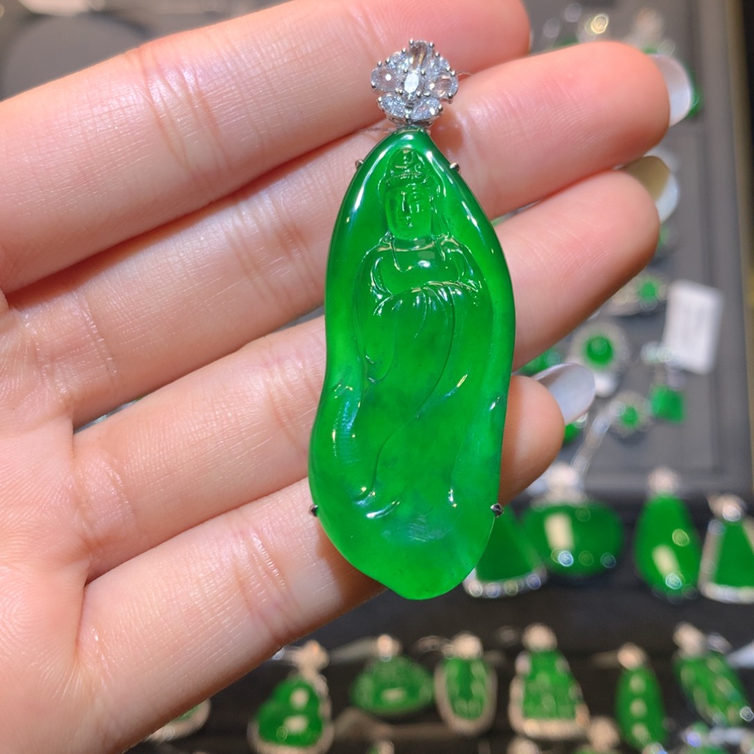 翡翠耳饰18K金镶嵌观音