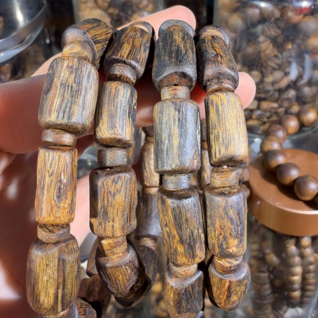 沉香沉香碎屑香脉树心油9克发一条