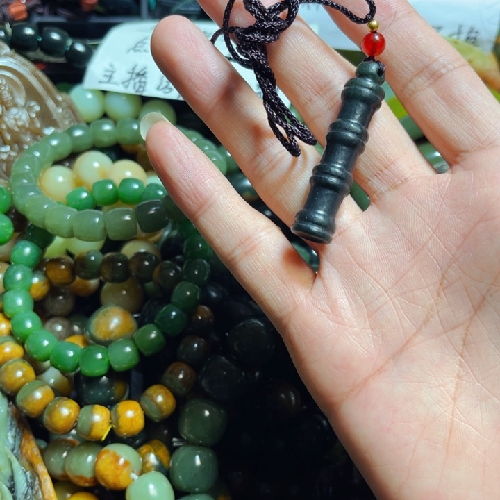 岫岩河磨玉（透闪石质玉）手链未镶嵌