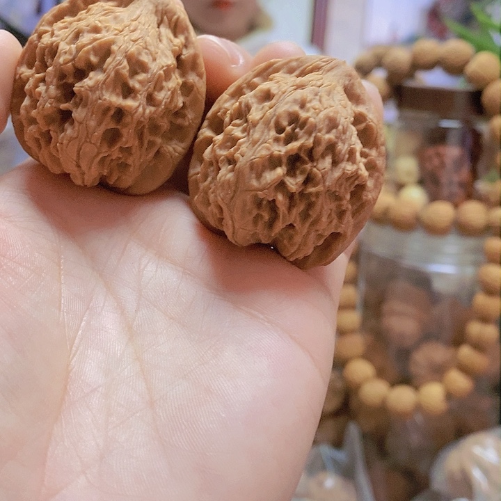 【闪购商品】文玩核桃把件39红狮子