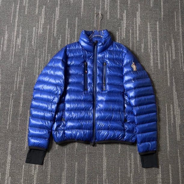 99新 MONCLER 纯色拉链立领休闲羽绒服/6码/1249