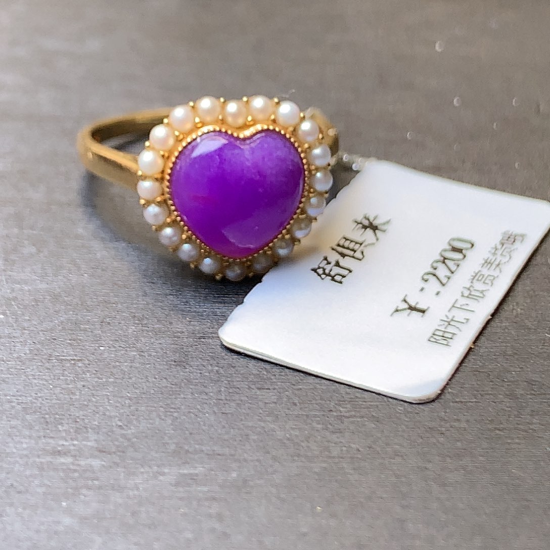 18K金镶嵌苏纪石（舒俱来）戒指