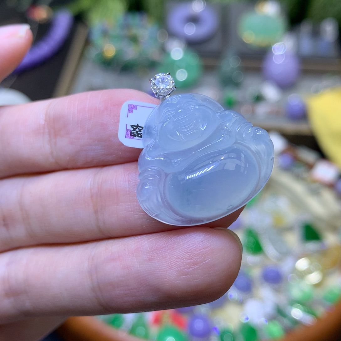 颈饰18K金镶嵌翡翠