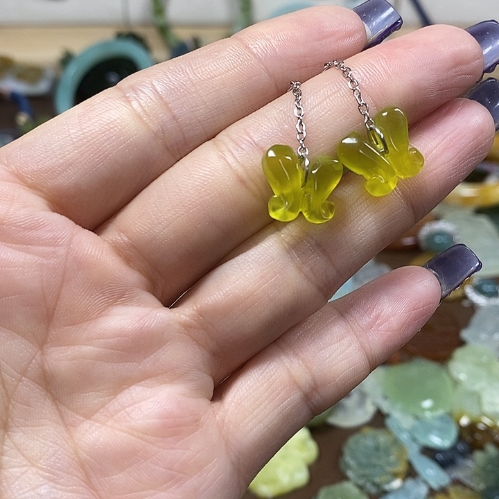 蛇纹石玉耳饰未镶嵌