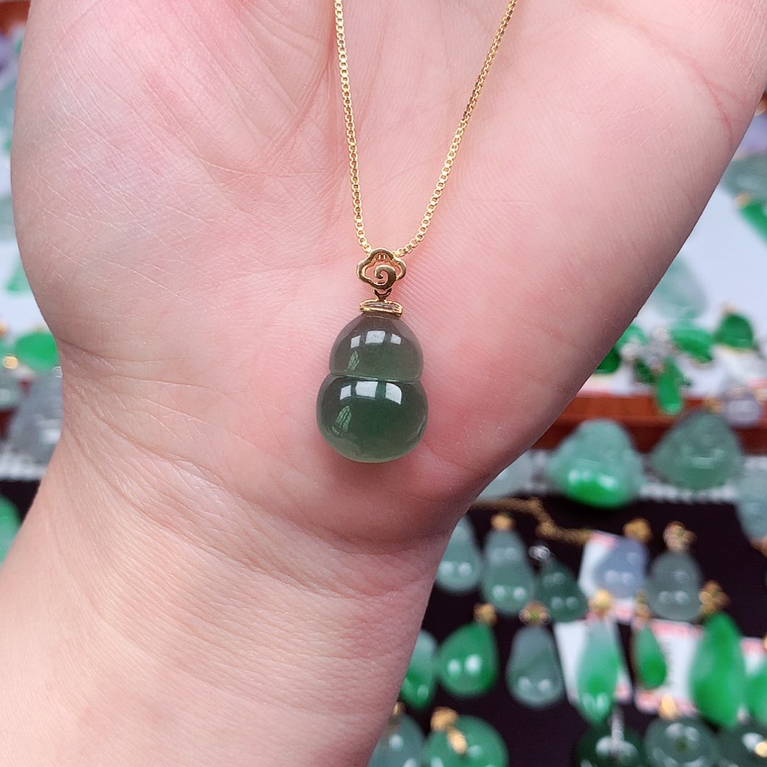 翡翠颈饰18K金镶嵌天然翡翠A货