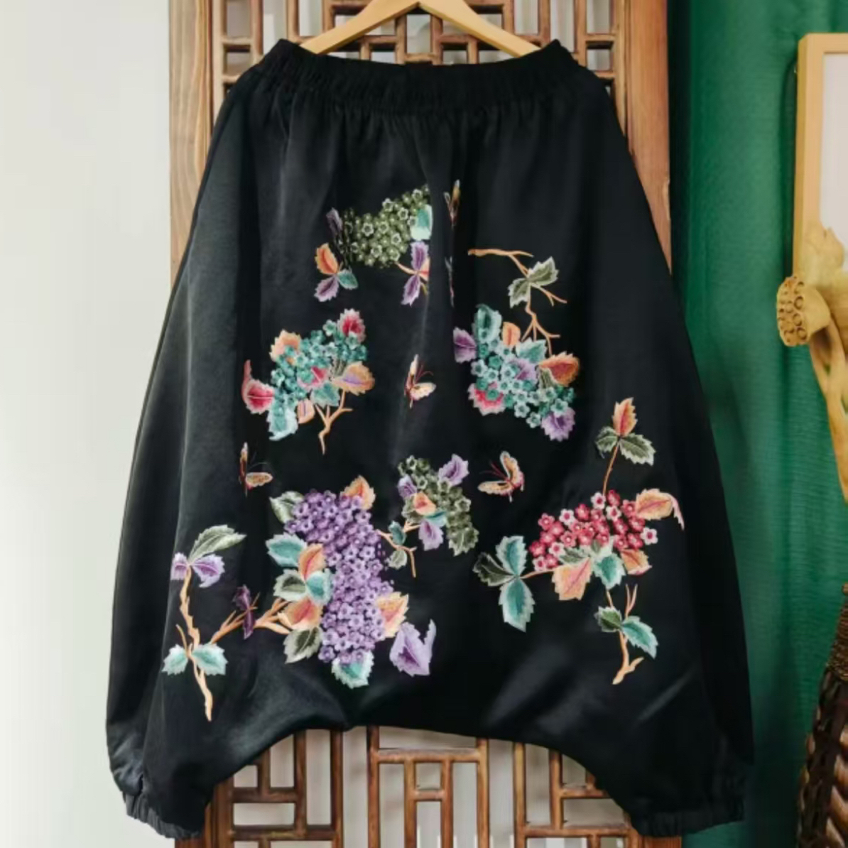 （LK137-5）凤徕兮定制黑色光板底彩色绣球花刺绣全松紧加衬垮裤 