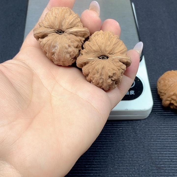 梦***城文玩核桃吊坠元宝44