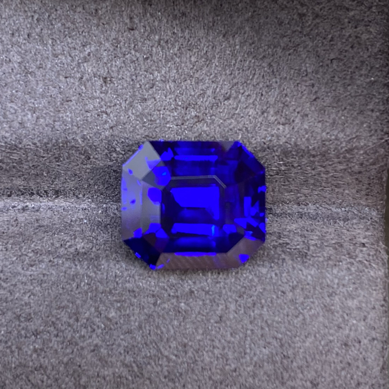 天然色标级皇家蓝5.81ct全净无瑕疵火彩璀璨吉尔德证回流精品货