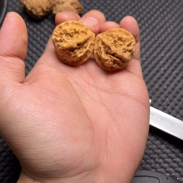 文玩核桃吊坠小蝴蝶