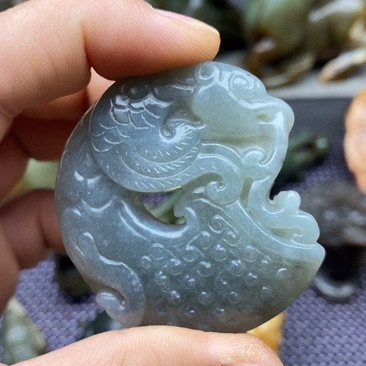 未镶嵌蛇纹石玉颈饰