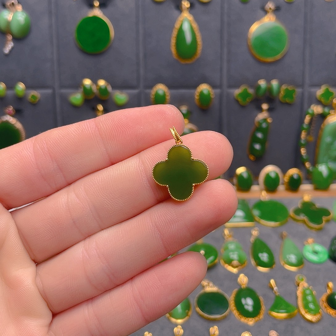 和田玉（碧玉）18K金镶嵌吊坠(不含链)