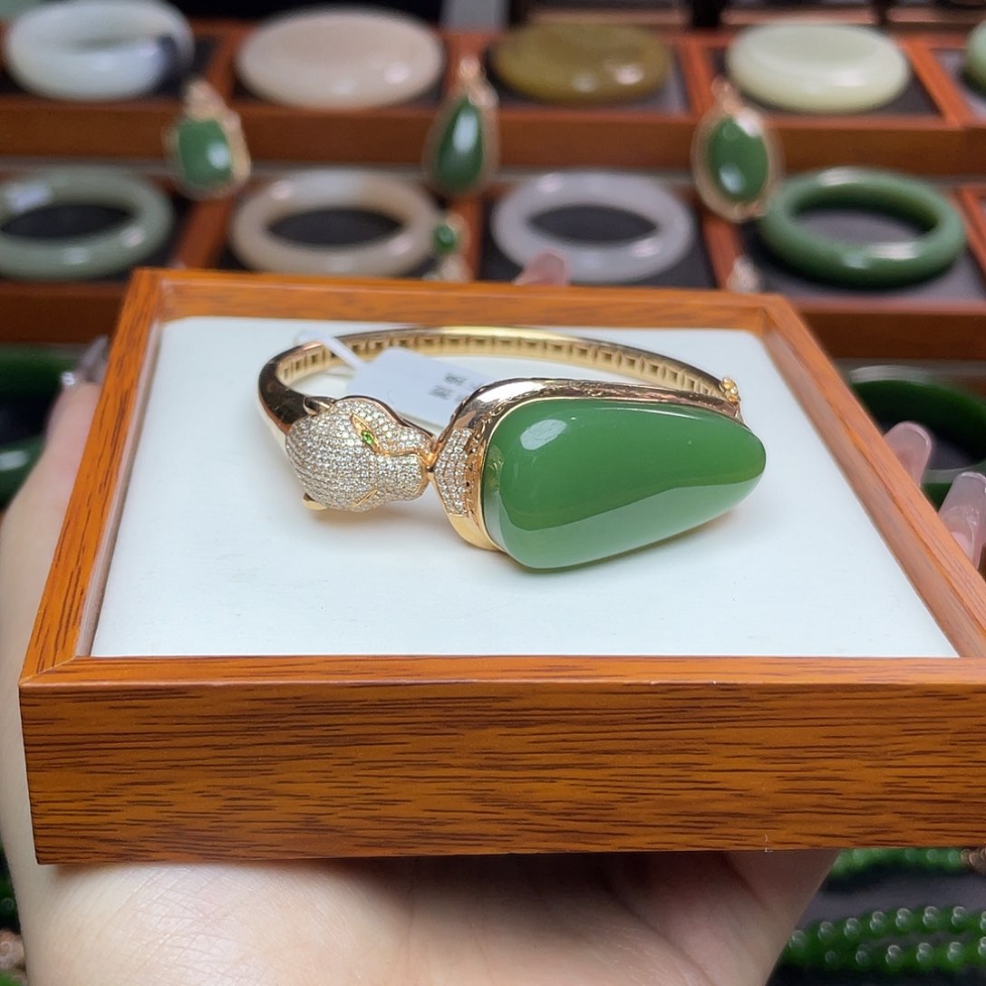 和田玉手镯18K金镶嵌