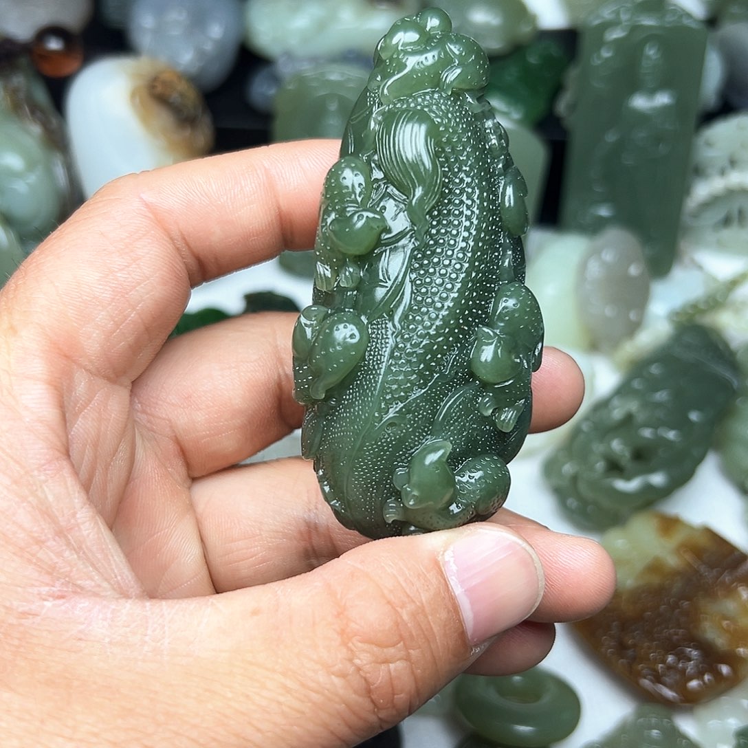 和田玉颈饰未镶嵌